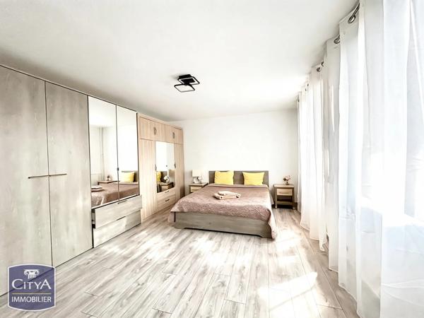 Appartement à vendre 4 pièces 81m² Évry-Courcouronnes (91000)