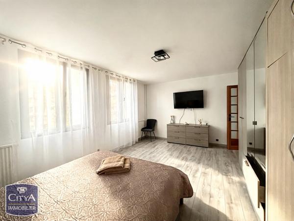 Appartement à vendre 4 pièces 81m² Évry-Courcouronnes (91000)