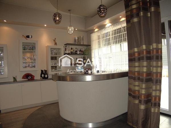 FONDS DE COMMERCE " RESTAURANT GASTRONOMIQUE" BORD DE SEINE