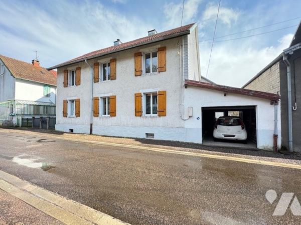 Maison avec 3 chambres sur sous sol + T3 indépendant (à rénover) (accès et portail) Garage Jardin