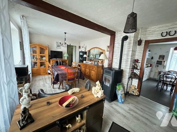 Maison avec 3 chambres sur sous sol + T3 indépendant (à rénover) (accès et portail) Garage Jardin