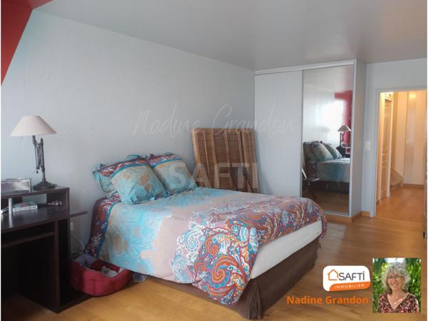 Maison de ville avec Patio, Garage et Local commercial