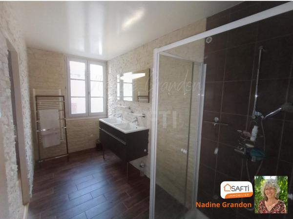 Maison de ville avec Patio, Garage et Local commercial