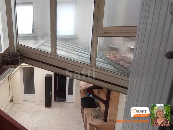 Maison de ville avec Patio, Garage et Local commercial