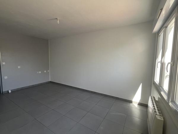 Maison à louer 680 € CC La Roche-sur-Yon 4 p 71 m² DPE E