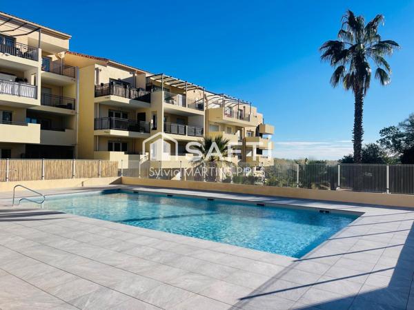 Domaine de terre rouge, bel appartement T2 de 36,85m2 avec terrasse et une place de stationnement extérieur au sein d' une résidence d'architecture contemporaine avec piscine...