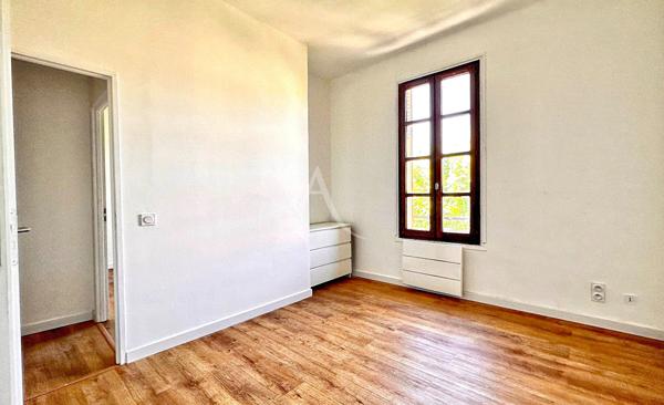 APPARTEMENT TYPE 4 RENOVE VUE MONT D'OR AU CENTRE VILLE AVEC CAVE