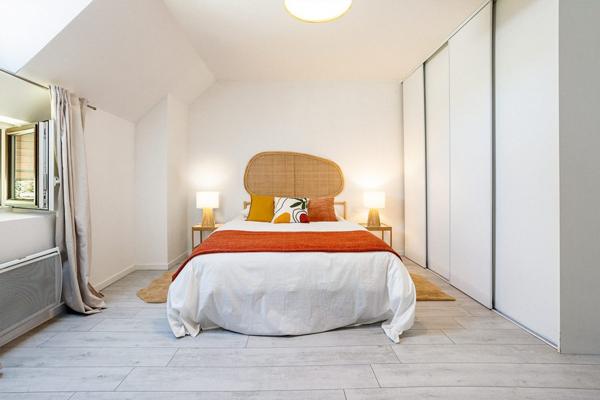 PRINGY - VUE LAC - T3 DUPLEX DE 87 m² AVEC TERRASSE 15 m² - CA