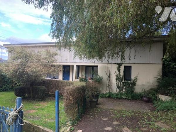 Maison ancienne d'habitation comprenant :