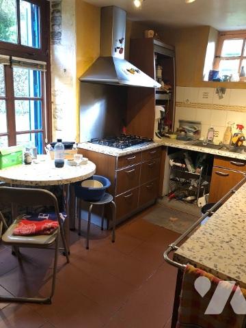 Maison ancienne d'habitation comprenant :