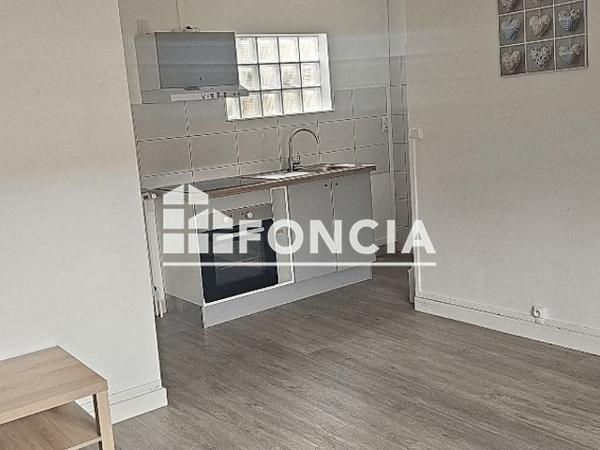 Location Studio 38.1 m² - 8 RUE DE L'EST Montlucon 03100