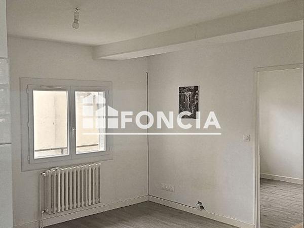 Location Studio 38.1 m² - 8 RUE DE L'EST Montlucon 03100