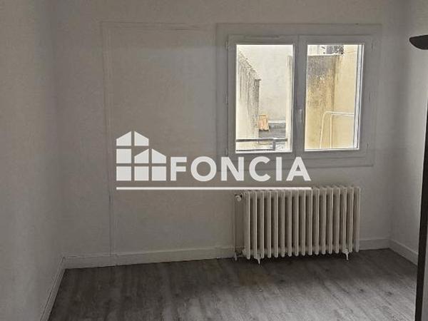 Location Studio 38.1 m² - 8 RUE DE L'EST Montlucon 03100