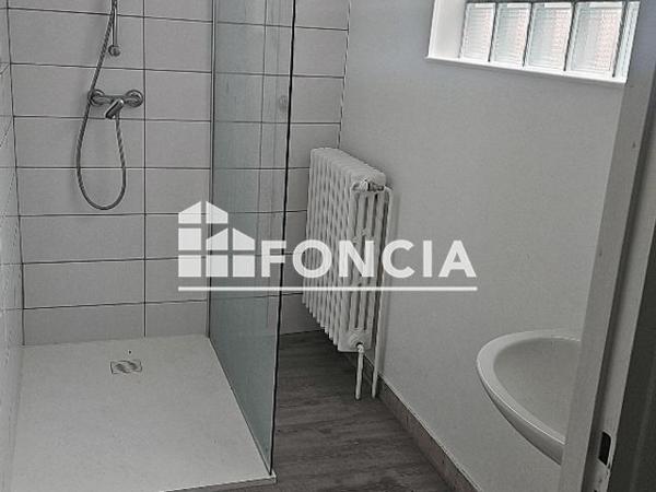 Location Studio 38.1 m² - 8 RUE DE L'EST Montlucon 03100