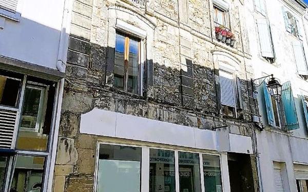 Immeuble à vendre    3 pièces • 107,84 m2 Montfort-en-Chalosse