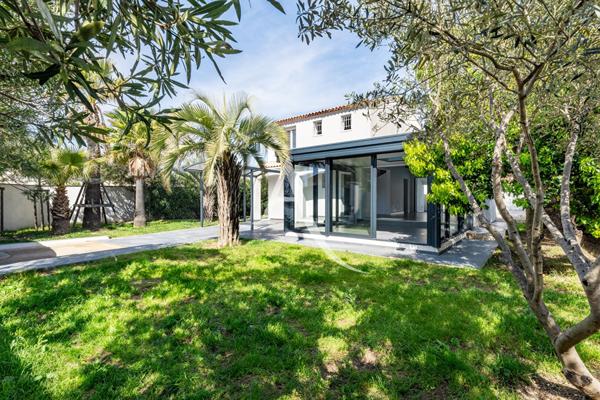 PÉROLS - VILLA D'ÉXCEPTION - 7 PIÈCES - 167 M2 - TERRAIN 615 M2