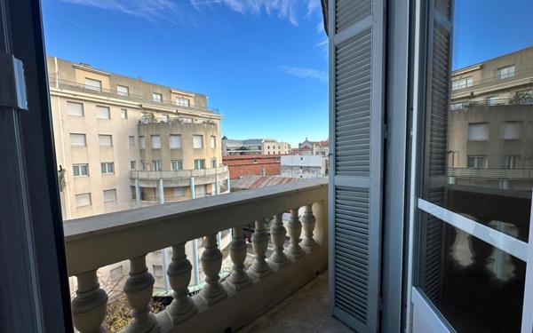 Appartement à vendre    2 pièces •  Nice