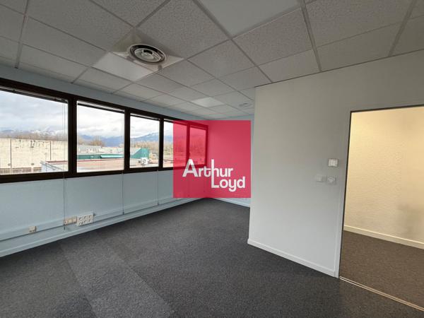 BUREAUX A LOUER MEYLAN - 180 m²