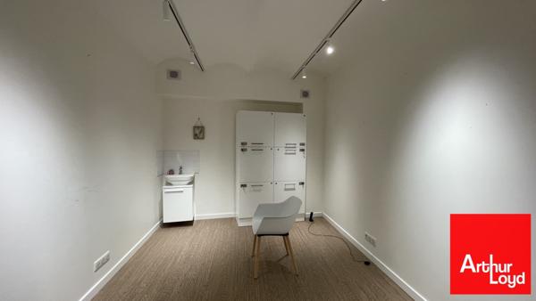 Bureaux à louer à Montpellier Gambetta avec accès ERP5 et piscine
