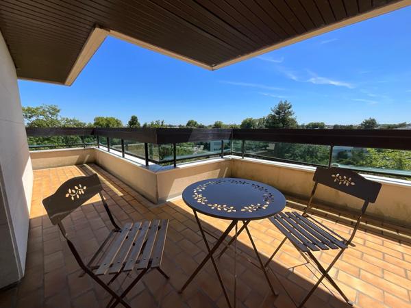 BORDEAUX APPARTEMENT 86 M² PARKING VUE DEGAGEE