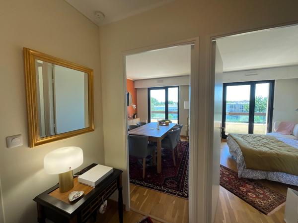 BORDEAUX APPARTEMENT 86 M² PARKING VUE DEGAGEE