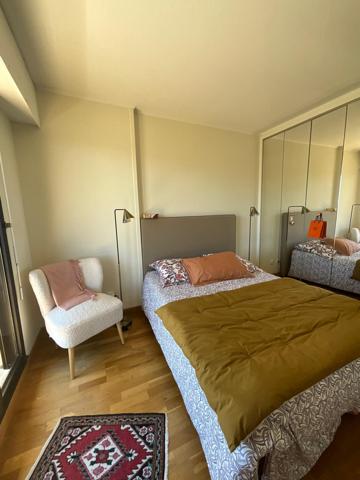 BORDEAUX APPARTEMENT 86 M² PARKING VUE DEGAGEE
