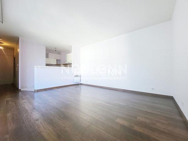 Appartement 2 pièces 42 m² à louer à Guyancourt avec parking et balcon