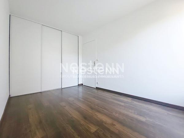 Appartement 2 pièces 42 m² à louer à Guyancourt avec parking et balcon