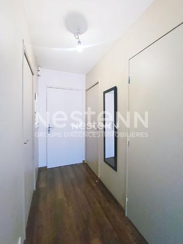 Appartement 2 pièces 42 m² à louer à Guyancourt avec parking et balcon