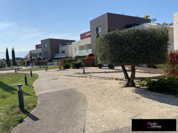 T3 en rez de jardin dans résidence récente proche Tramway et commerces