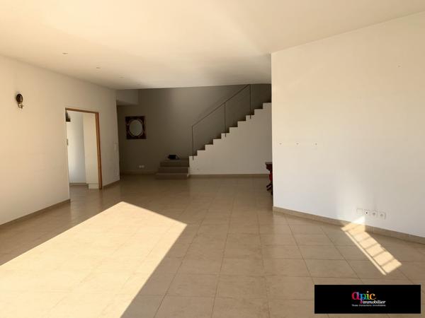  Villa récente T6 proche centre !!