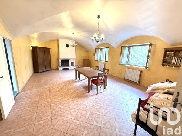 Maison à vendre 14 pièces 330 m² Pierrelatte