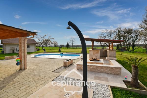 Propriété de charme proche Louhans (71500) – Authentique ferme bressane rénovée, 165 m², piscine, 4 chambres, terrain clos