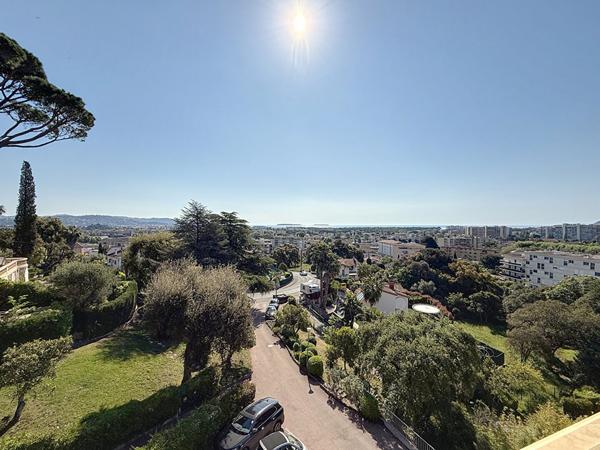 DERNIER ETAGE VUE MER ! Magnifique appartement 4/5 pièces avec garage !