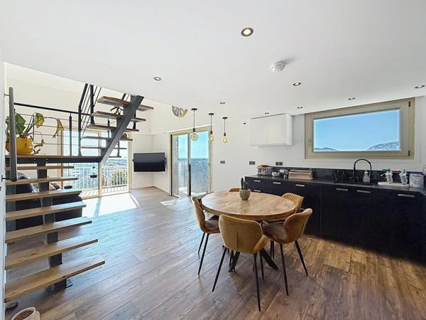 DERNIER ETAGE VUE MER ! Magnifique appartement 4/5 pièces avec garage !