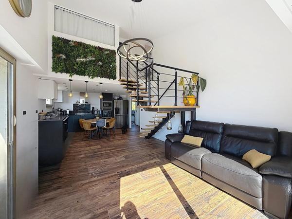 DERNIER ETAGE VUE MER ! Magnifique appartement 4/5 pièces avec garage !