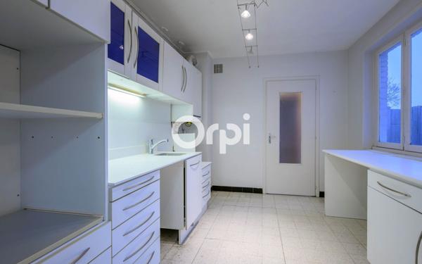 Immeuble à vendre    4 pièces • 134,20 m2 Auberchicourt