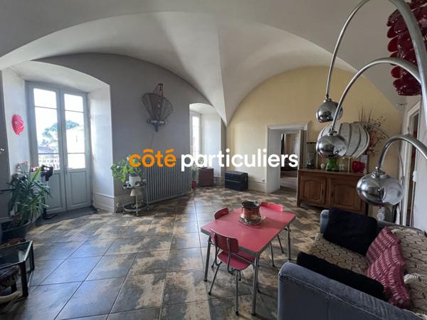 Vente Maison de ville250 m² - 8 Pièces - SAUXILLANGES (63490)