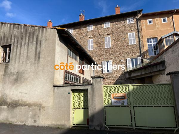 Vente Maison de ville250 m² - 8 Pièces - SAUXILLANGES (63490)