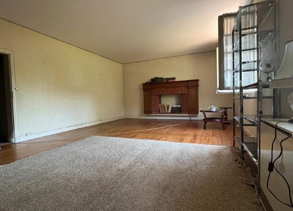 Maison à vendre    5 pièces •  Roquefort