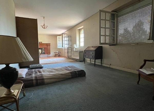 Maison à vendre    5 pièces •  Roquefort