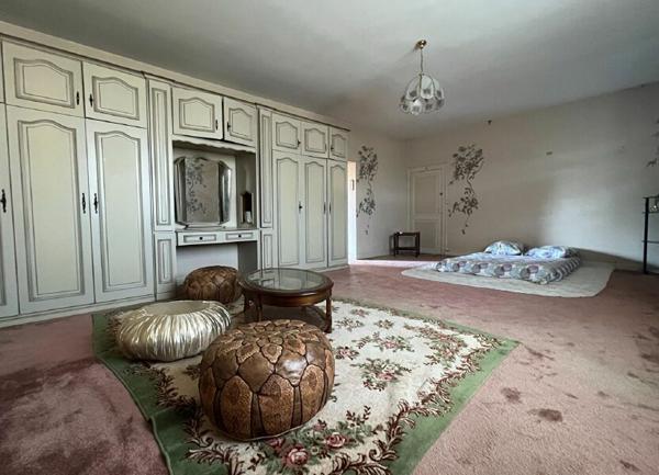 Maison à vendre    5 pièces •  Roquefort