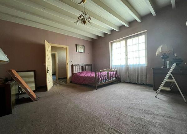 Maison à vendre    5 pièces •  Roquefort