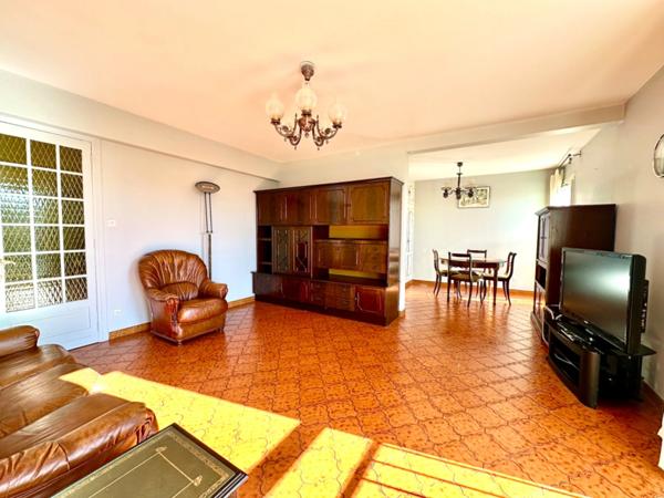 MARSEILLE 4e / 13e – Secteur Chutes-Lavie,T4/5 Traversant – 93 m² – Vue Panoramique – Copropriété Calme +Double Box de 22m2 en SUS.