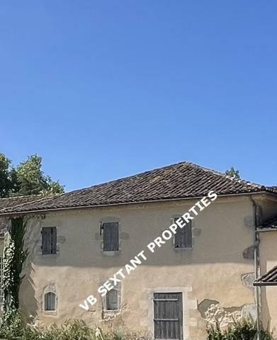 50mn de Bordeaux, près de Cadillac, propriété 40 hectares avec belle demeure et dépendances