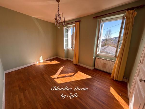 Maison en coeur de ville, sur les hauteurs