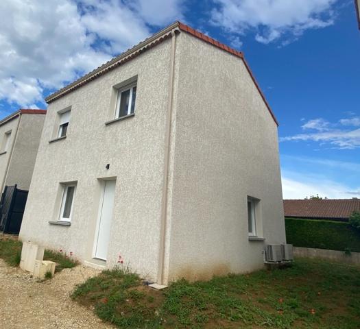 Villa récente proche du village