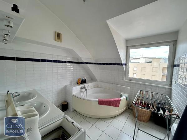 Appartement à louer 4 pièces 100.11m² Clermont-Ferrand (63000)