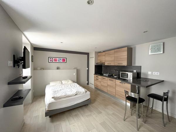LAVAL QUARTIER PREFECTURE STUDIO MEUBLÉ