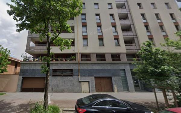 Stationnement à louer    Villeurbanne